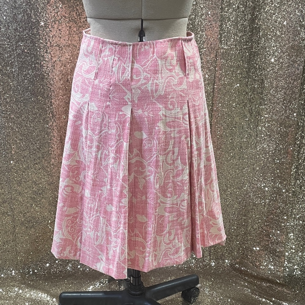Elegant Pink Patterned Skirt